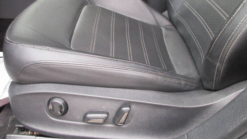 2015 Volkswagen Passat 1.8T SE