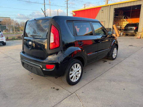 2013 Kia Soul +
