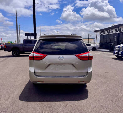2015 Toyota Sienna XLE 8-Passenger