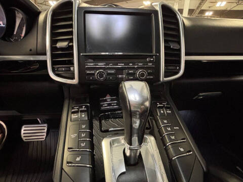 2016 Porsche Cayenne GTS