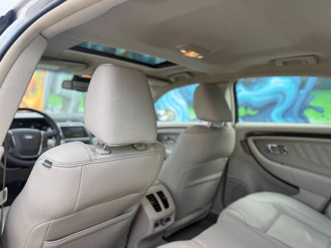 2010 Ford Taurus Limited