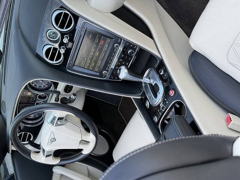 2015 Bentley Continental 19