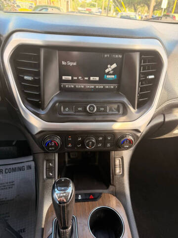 2017 GMC Acadia SLE-2