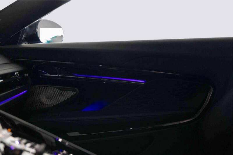 2025 Aston Martin DB12 V8