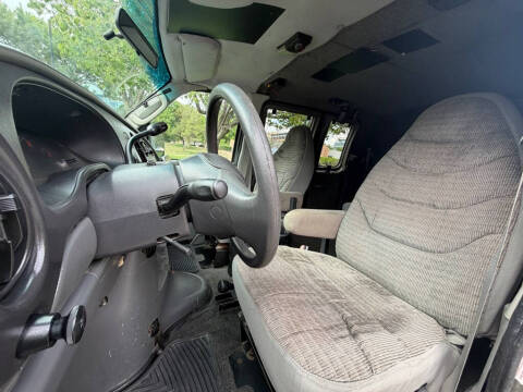 2003 Ford E-Series E-350 SD