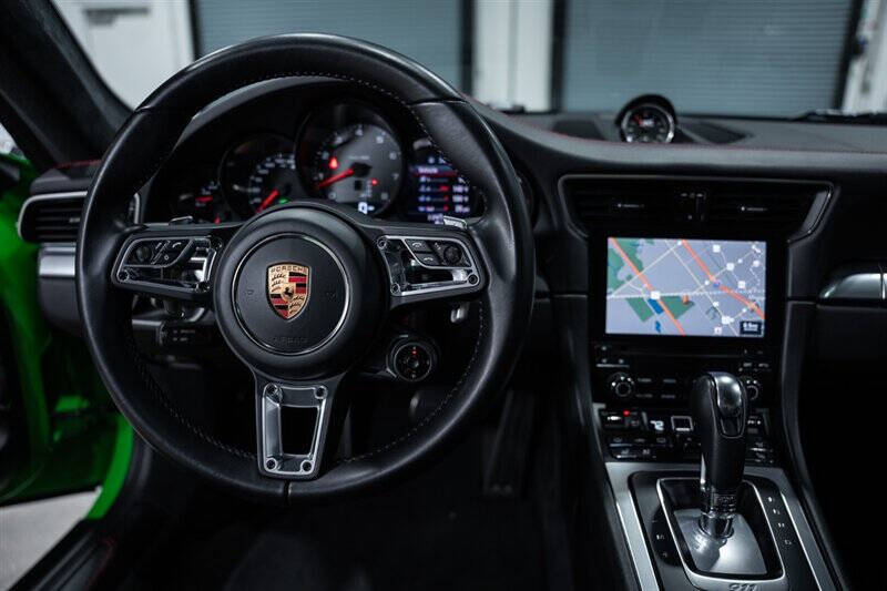 2017 Porsche 911 Carrera 4S