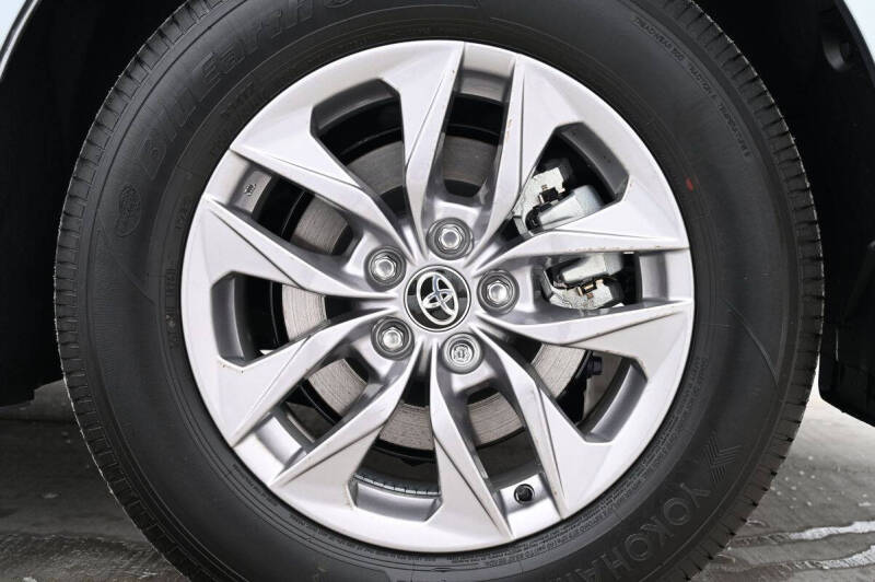 2025 Toyota Sienna XLE 8-Passenger