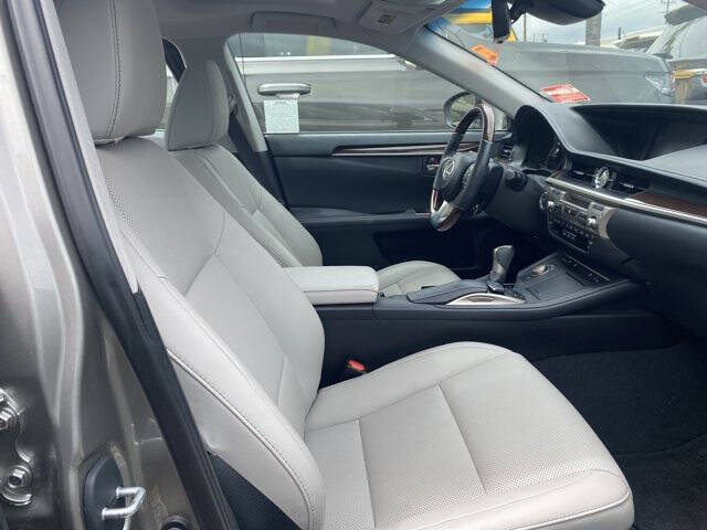 2017 Lexus ES 350