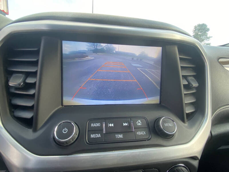 2017 GMC Acadia SLE-2