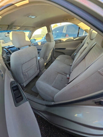 2005 Toyota Camry LE
