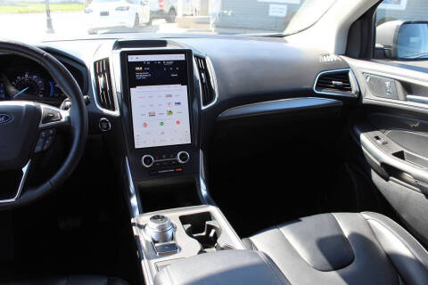 2022 Ford Edge Titanium