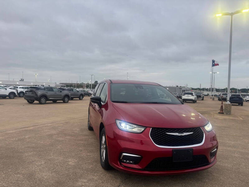 2025 Chrysler Pacifica Select