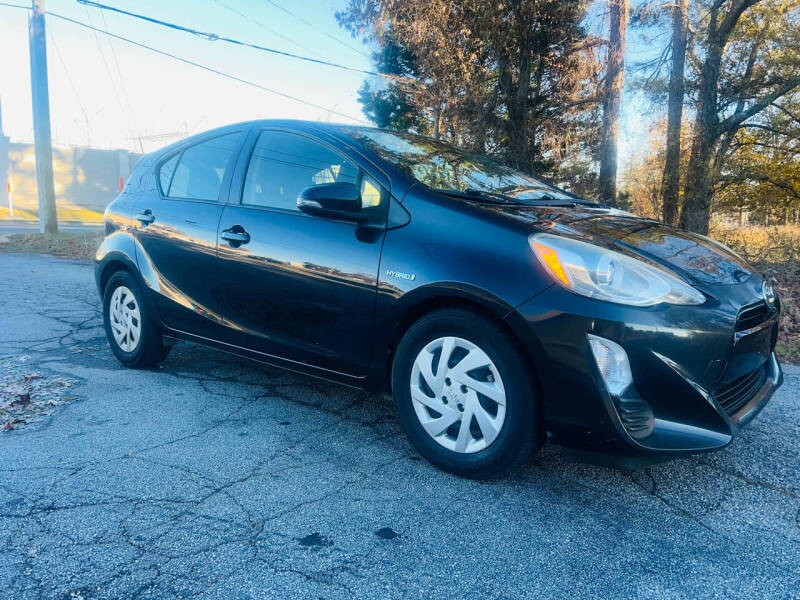 2016 Toyota Prius c Two photo 22