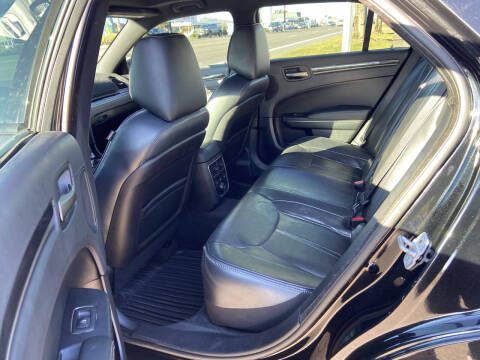 2013 Chrysler 300 C John Varvatos Limited Edition