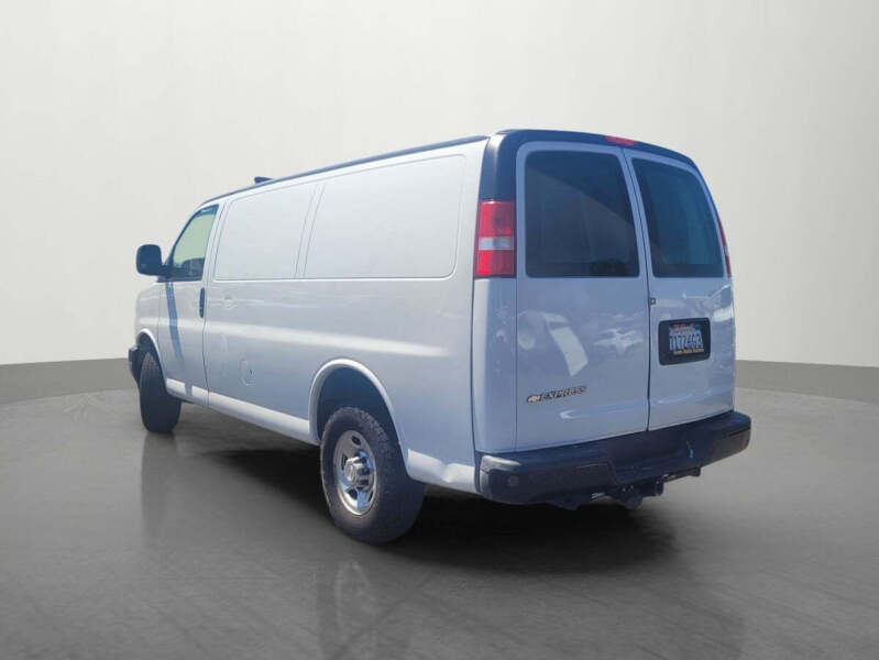 2021 Chevrolet Express 2500