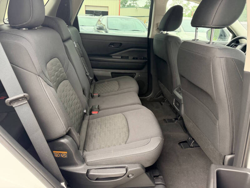 2025 Nissan Pathfinder S