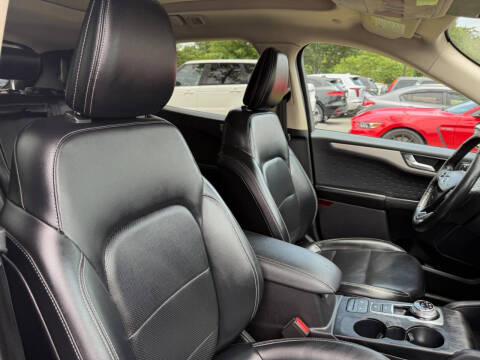 2020 Ford Escape SEL