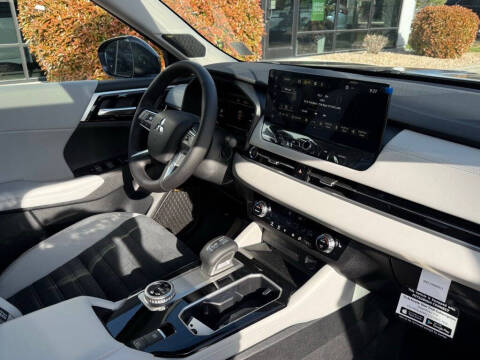 2026 Mitsubishi Outlander SE