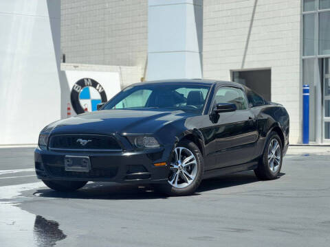 2014 Ford Mustang V6 Photo