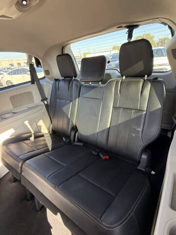 2014 Chrysler Town and Country Touring