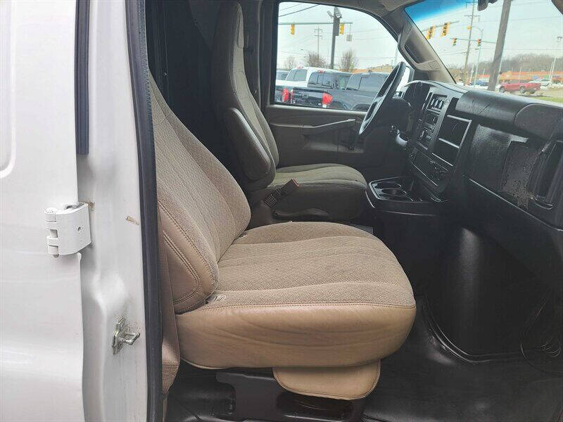 2017 GMC Savana 2500