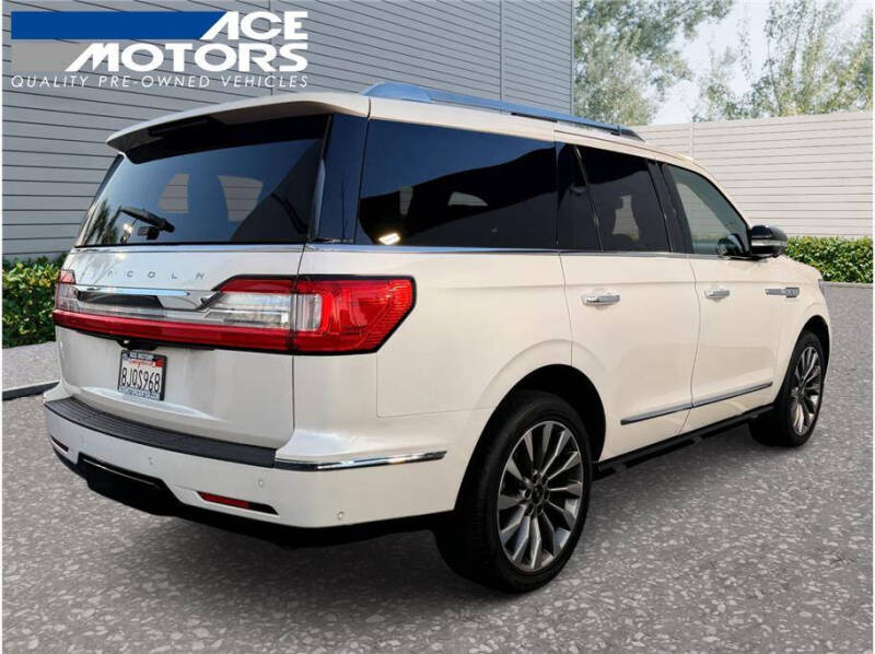 2019 Lincoln Navigator Select