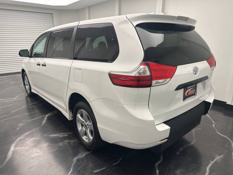 2019 Toyota Sienna L 7-Passenger