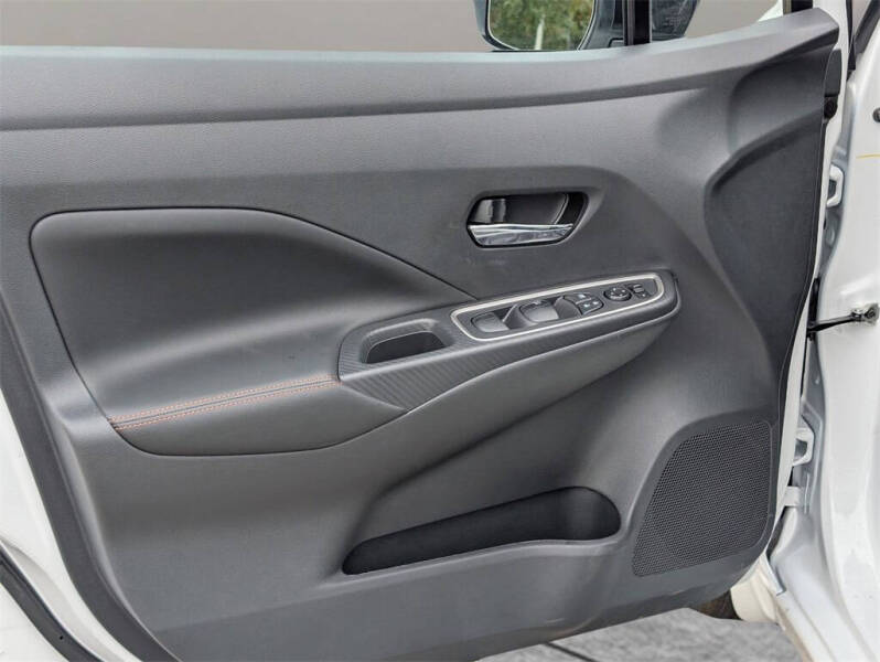 2025 Nissan Versa SR