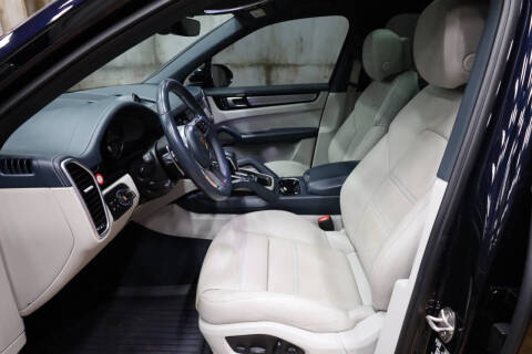 2023 Porsche Cayenne Platinum Edition