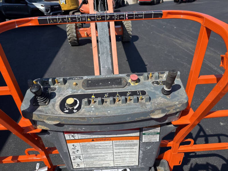 2014 JLG M600JP
