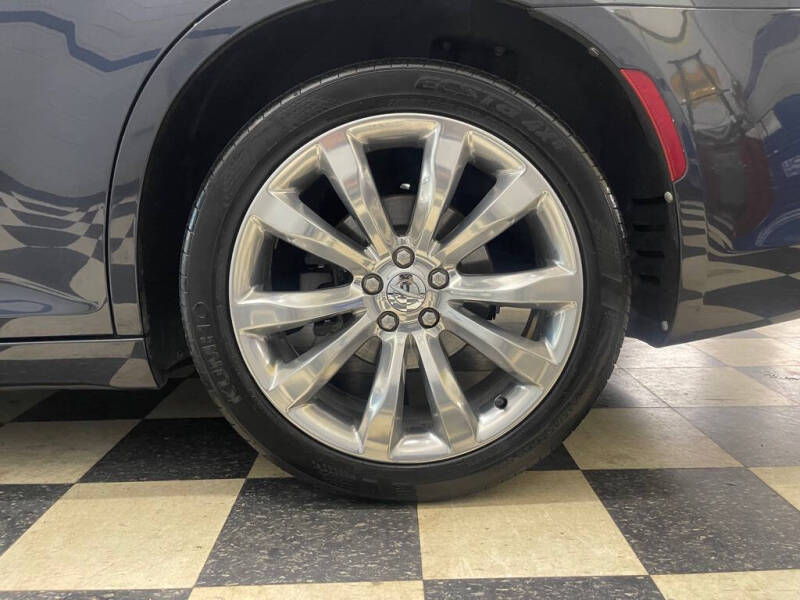 2017 Chrysler 300 C
