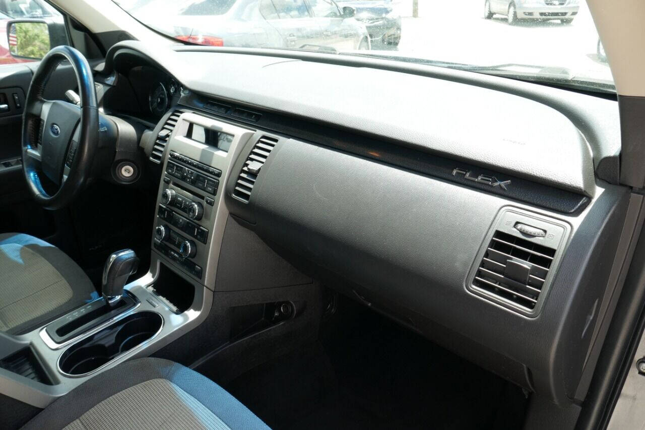 2009 FORD Flex SE Crossover 4dr For Sale in Oakfield NY by Crazy Cheap