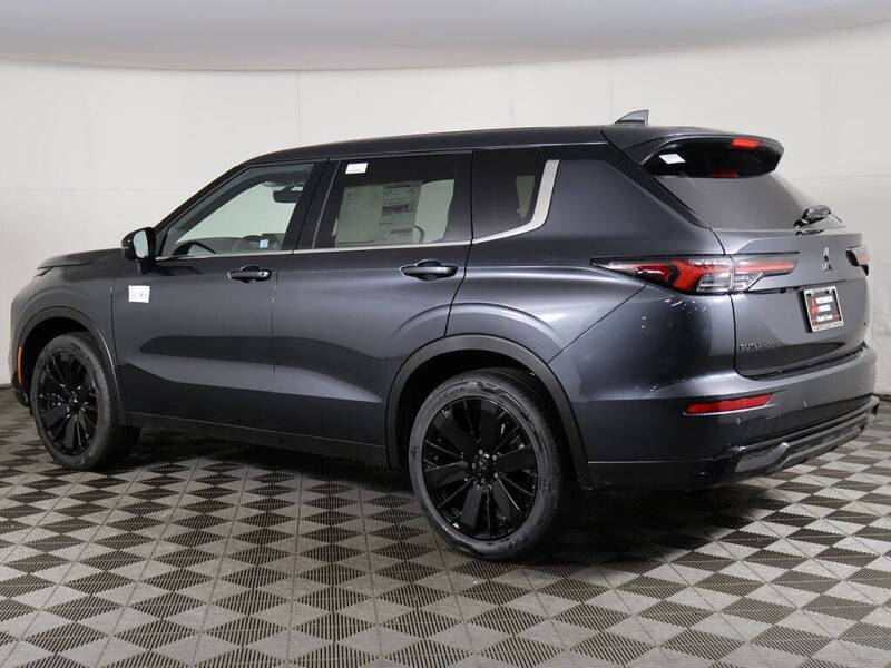 2026 Mitsubishi Outlander LE