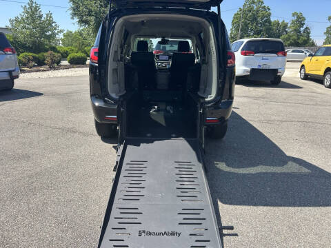 2023 Chrysler Pacifica Touring L