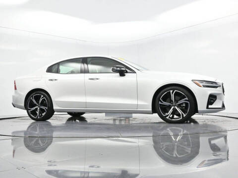 2025 Volvo S60 B5 Plus