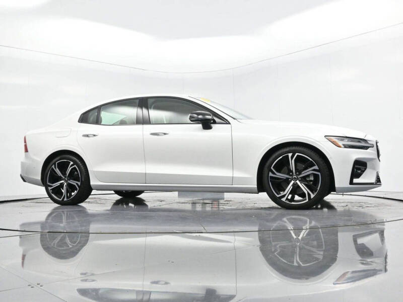 2025 Volvo S60 B5 Plus