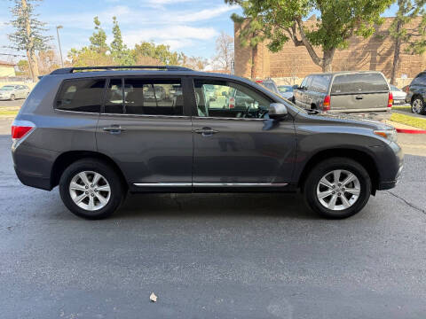 2011 Toyota Highlander SE