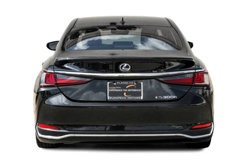 2020 Lexus ES 300h