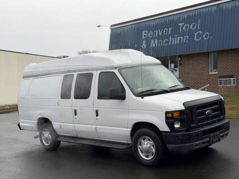 2010 Ford E-Series E-350 SD XLT