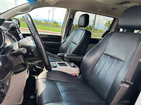2014 Chrysler Town and Country Touring