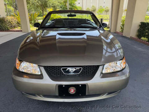 2002 Ford Mustang Deluxe