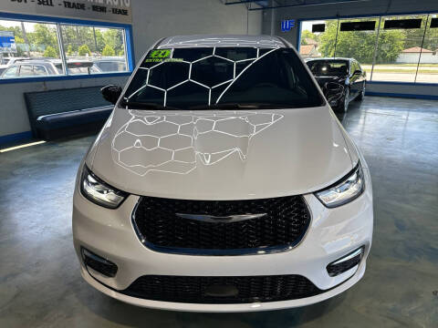 2024 Chrysler Pacifica Touring