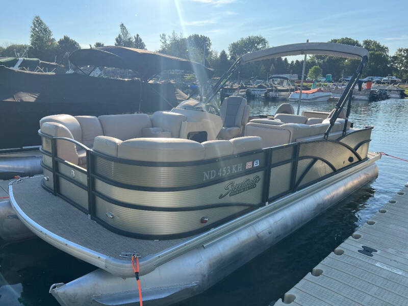 2016 Godfrey Sweetwater Premium Edition 220