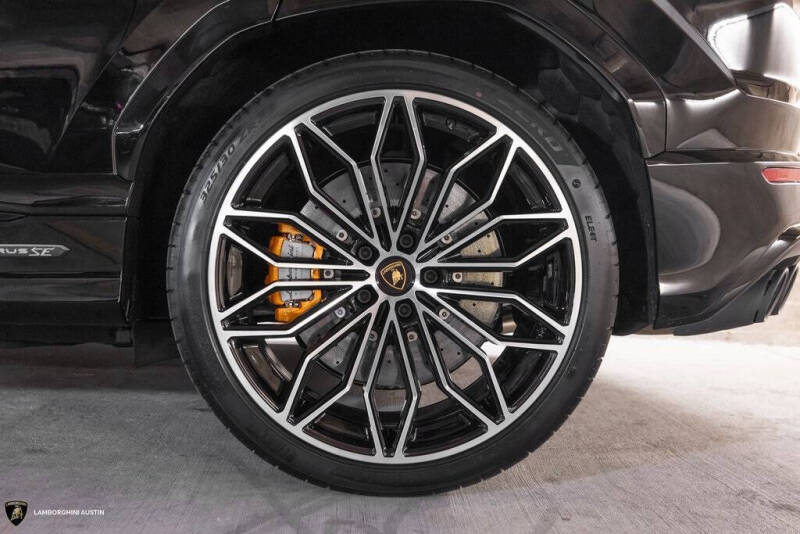 2025 Lamborghini Urus SE