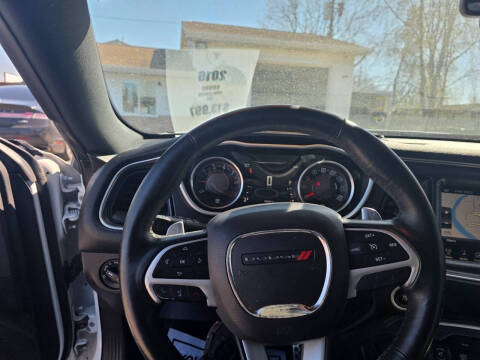 2016 Dodge Challenger SXT Plus