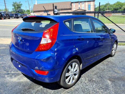 2012 Hyundai Accent SE