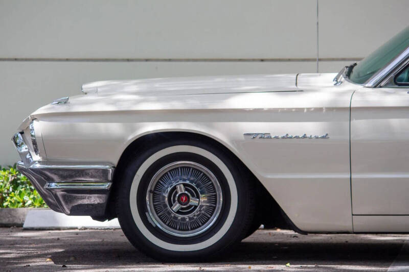 1964 Ford Thunderbird