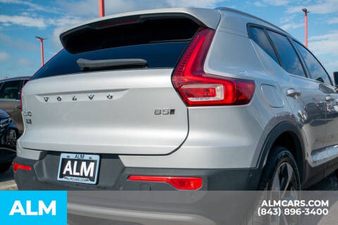 2023 Volvo XC40 B5 Plus Bright Theme