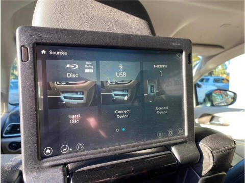 2017 Chrysler Pacifica Touring-L Plus