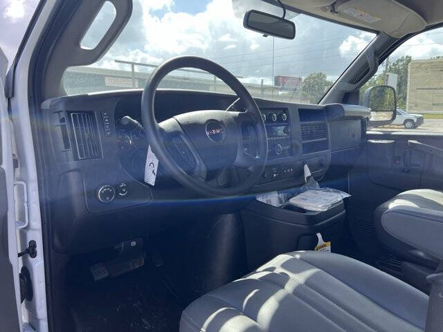 2025 GMC Savana 2500